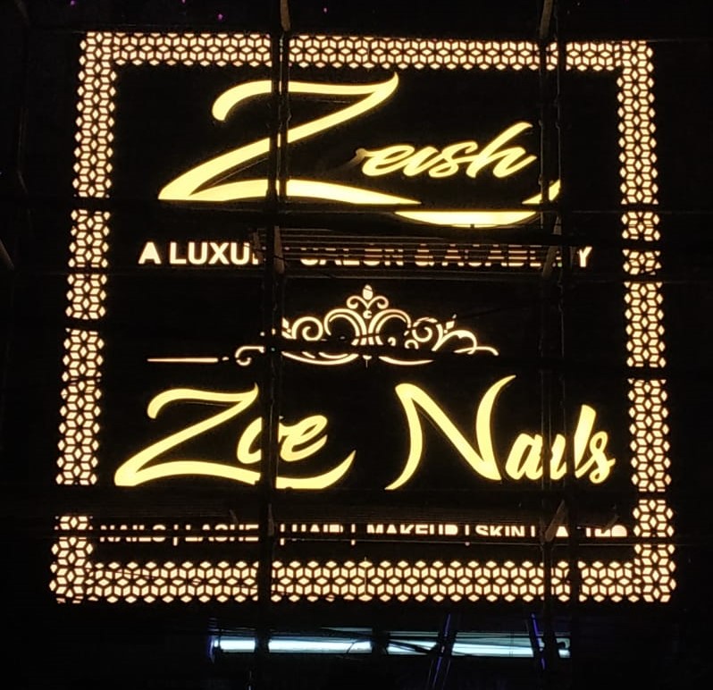 signage of zoe nails